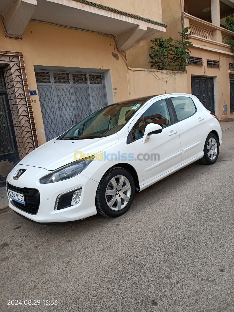 Peugeot 208 2012 Allure