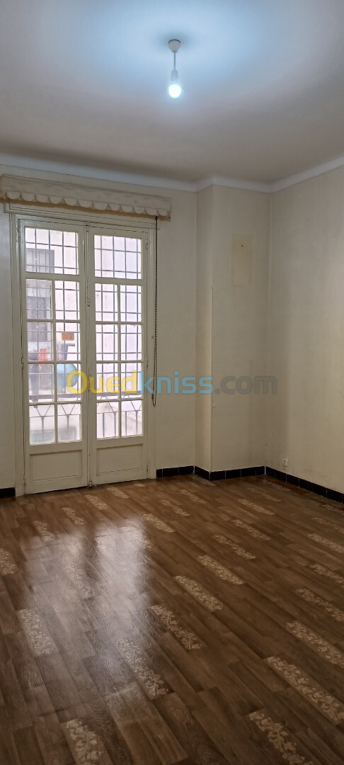 Location Appartement F4 Alger Bab el oued