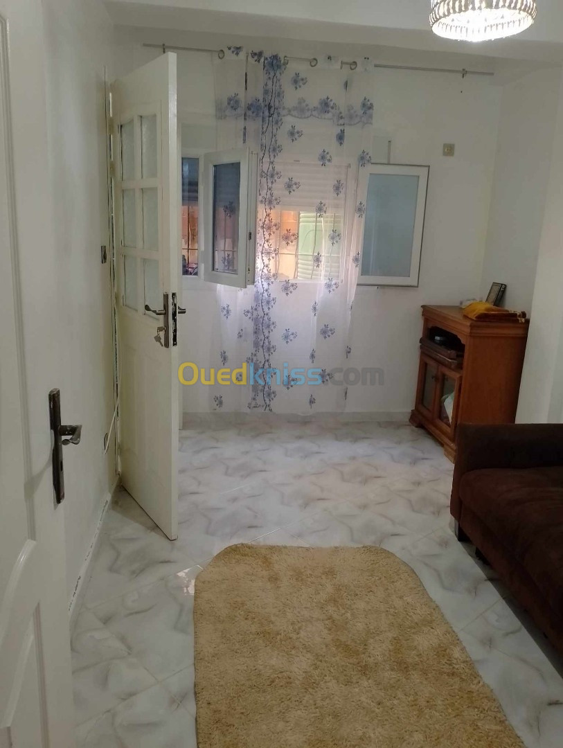 Location vacances Appartement F2 Tipaza Bou ismail