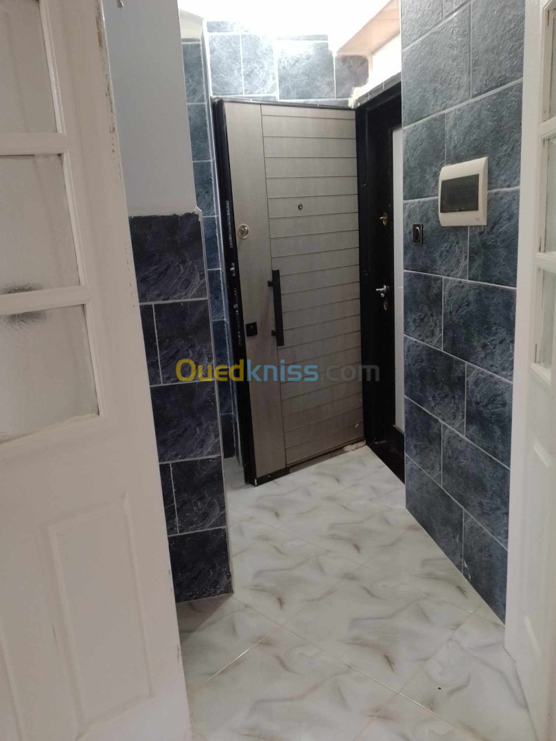 Location Appartement F2 Tipaza Khemisti