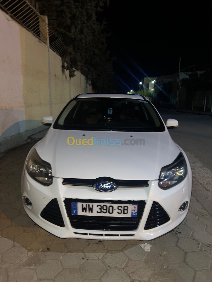 Ford Focus 4 portes 2012 Titanium