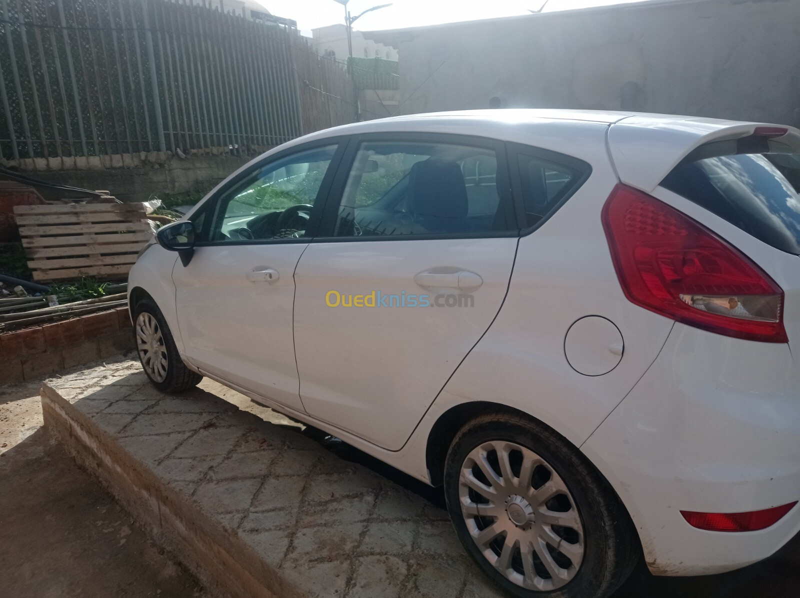 Ford Focus 4 portes 2012 Ford Fiesta