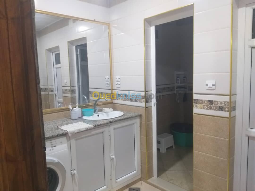 Location Appartement F5 Blida Blida