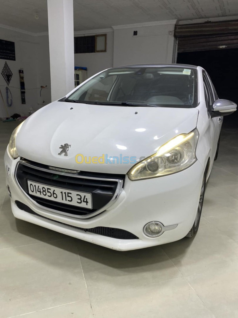 Peugeot 208 2015 Allure