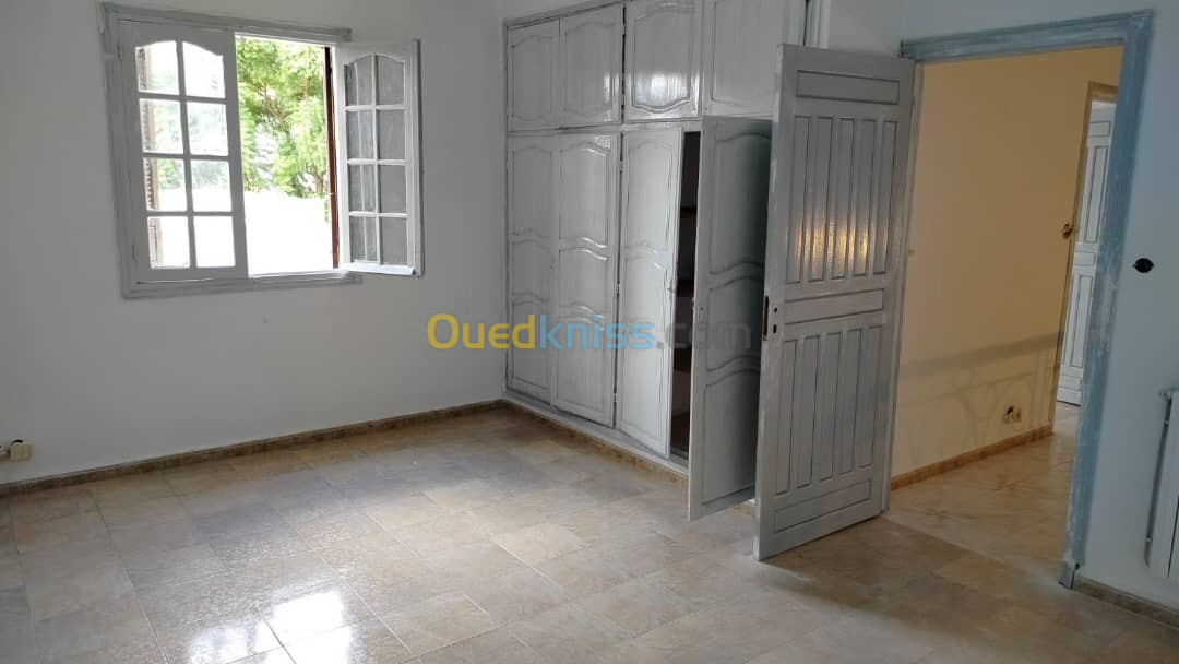 Location Appartement F4 Alger Hydra