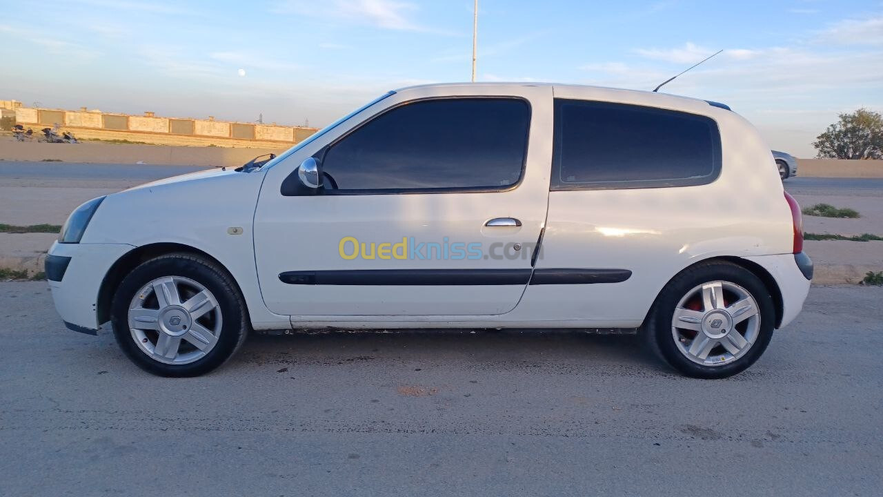 Renault Clio 2 2002 Extreme