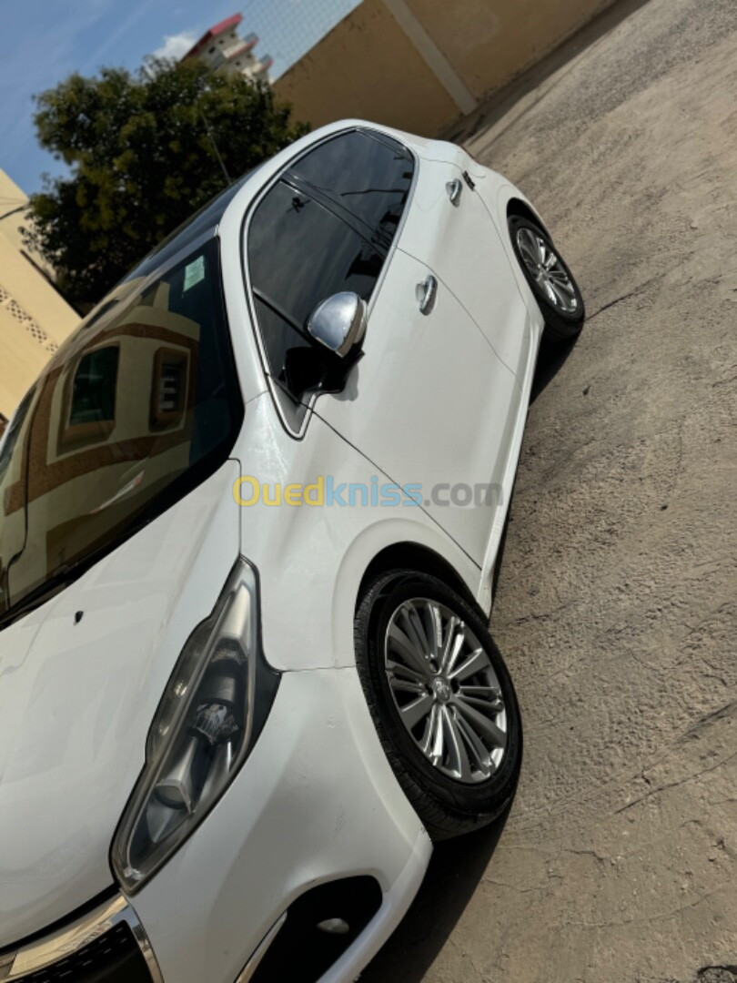 Peugeot 208 2016 Allure Facelift