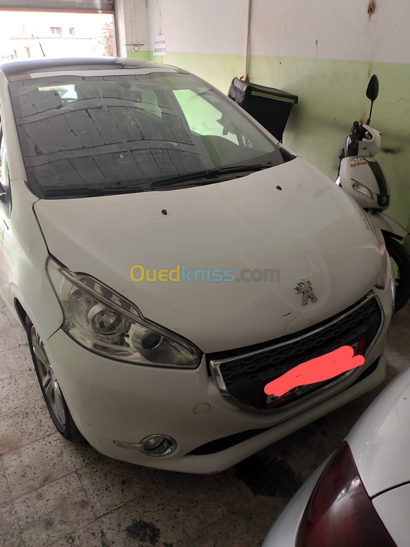 Peugeot 208 2013 Allure