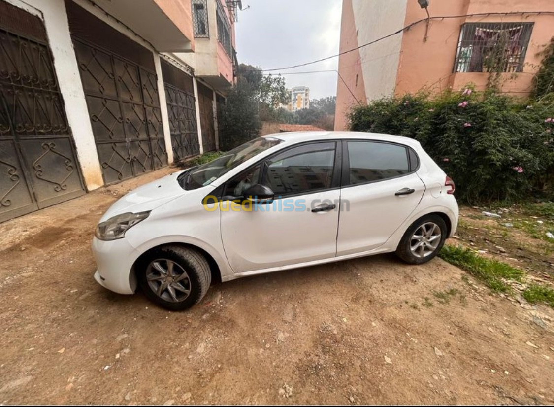 Peugeot 208 2015 Access