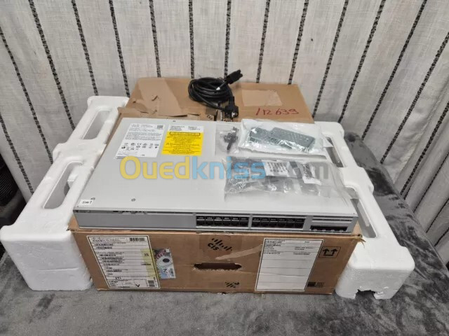 Switch cisco c9200L 24T_4GE Gigabit 4 SFP 