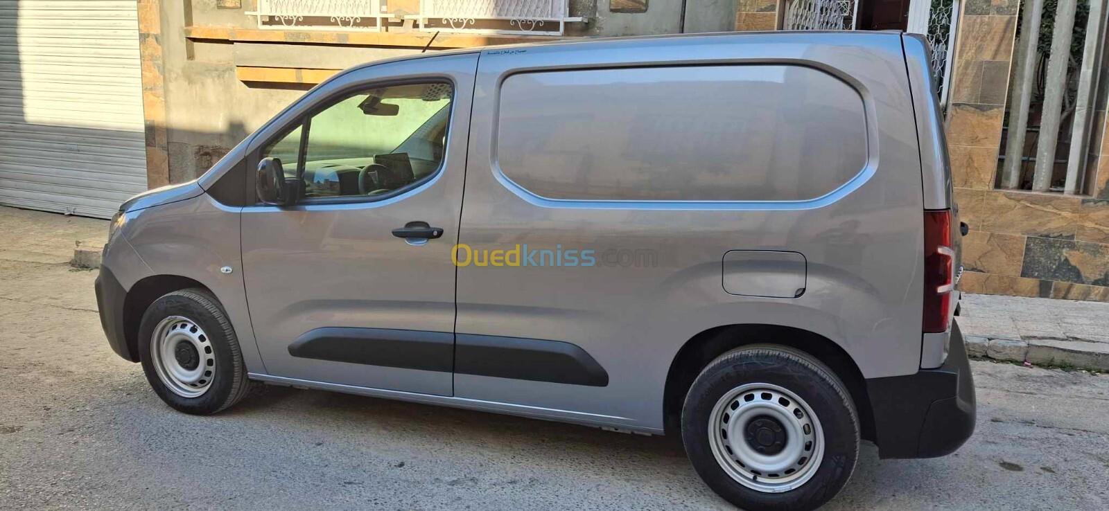 Fiat Professional Doblo 2024 Italie