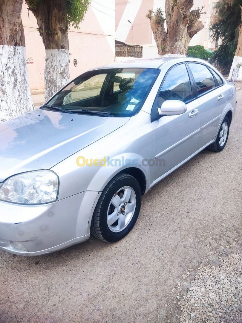 Chevrolet Optra 4 portes 2012 Optra 4 portes