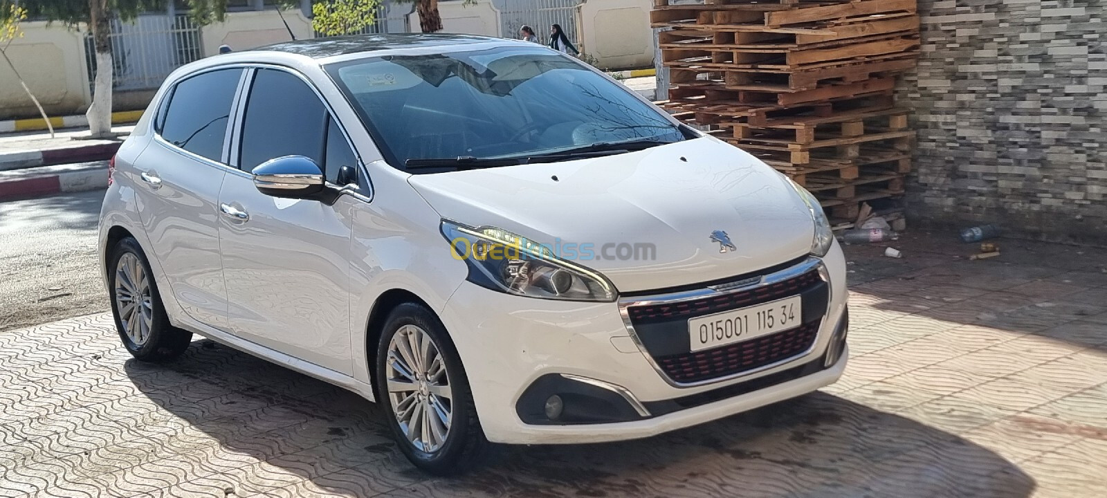 Peugeot 208 2015 Allure Facelift