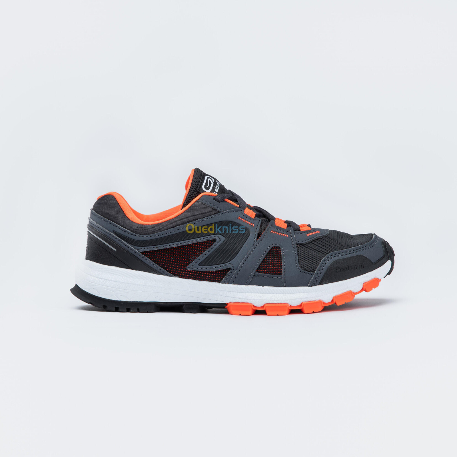 KIPRUN CHAUSSURES RUNNING & ATHLÉTISME ENFANT KIPRUN GRIP GRISES ET NOIRES ORANGES FLUO