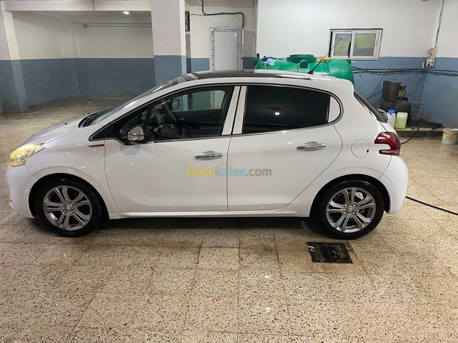 Peugeot 208 2015 Allure