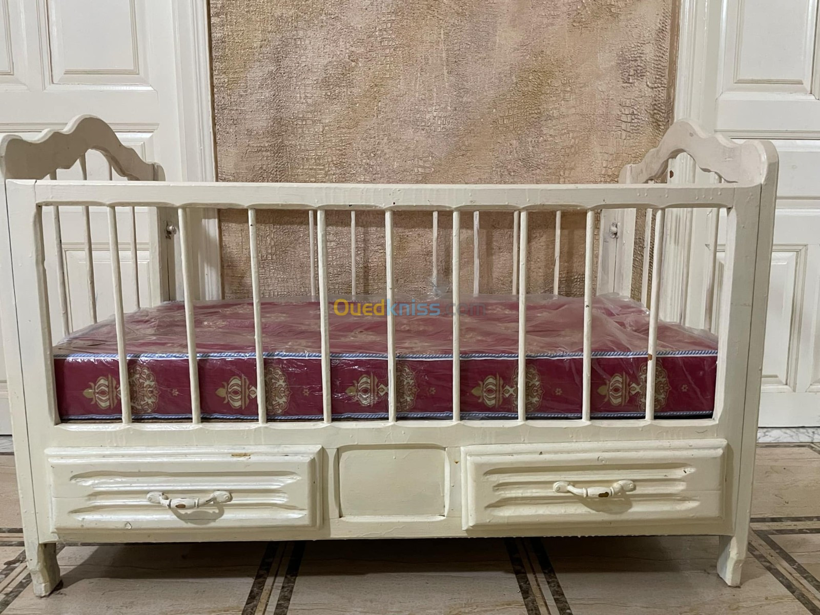 Lit pour bébé + matelas neuf