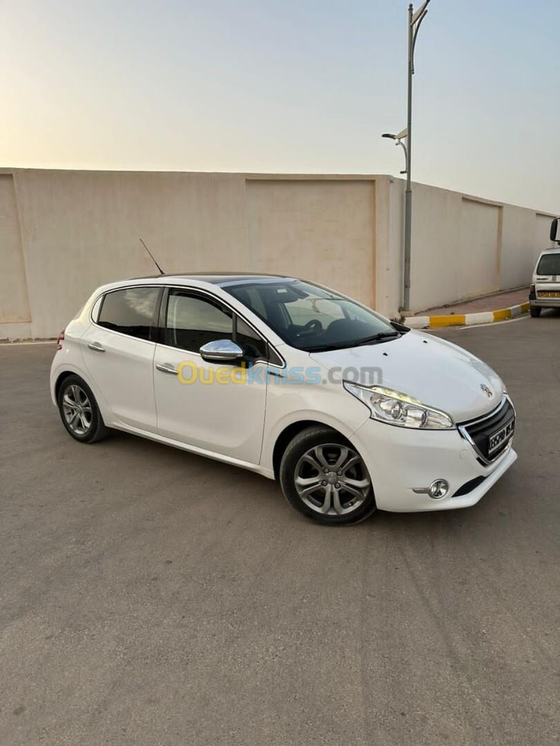 Peugeot 208 2015 Allure