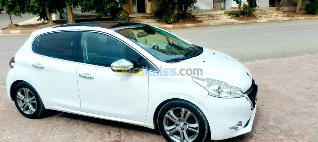 Peugeot 208 2015 Allure