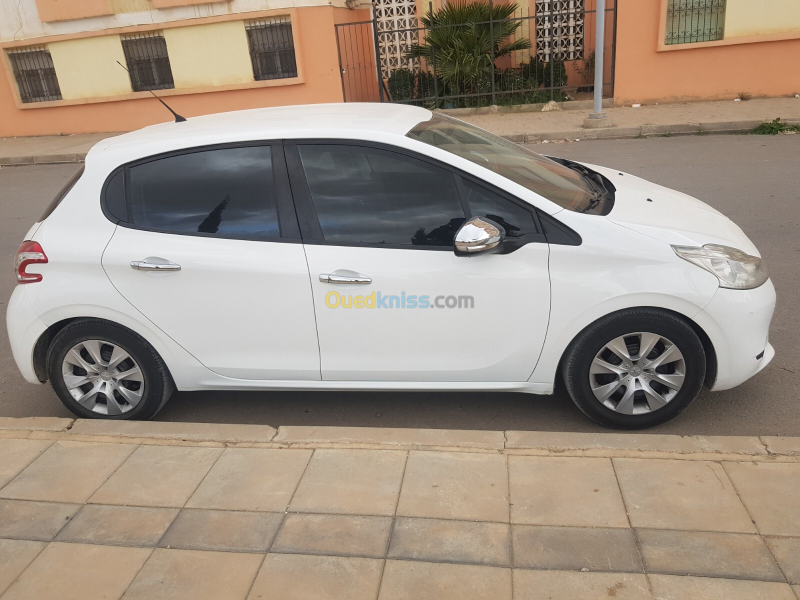 Peugeot 208 2013 