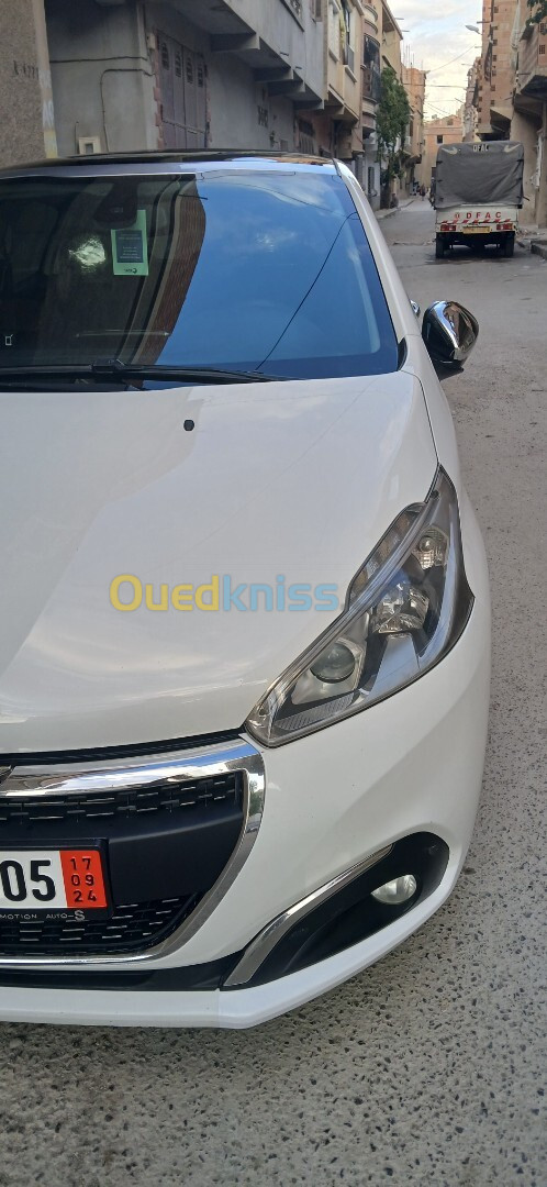 Peugeot 208 2015 Allure Facelift