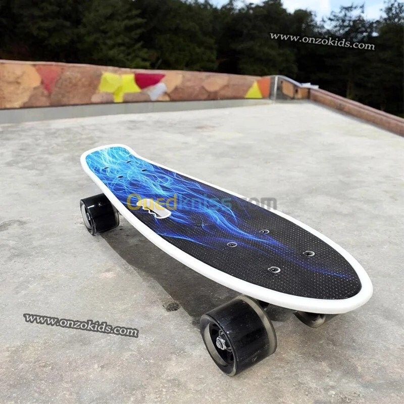 Skateboard ,Planche en plastique pour enfant