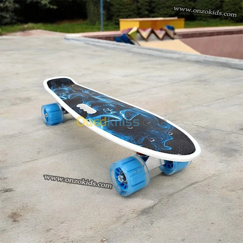 Skateboard ,Planche en plastique pour enfant