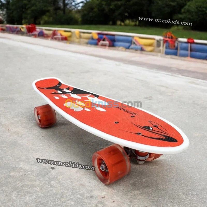 Skateboard ,Planche en plastique pour enfant