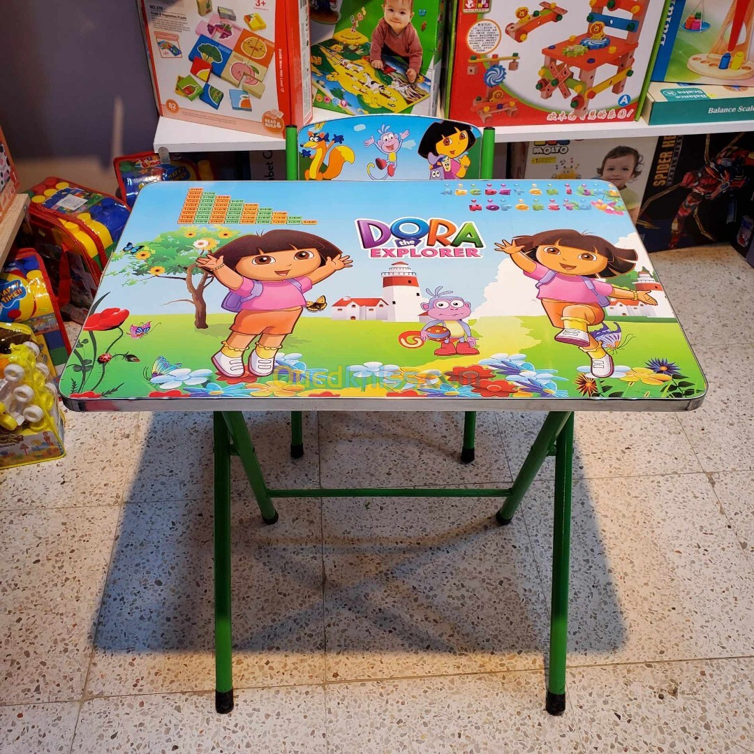 Table de bureau avec chaise pour enfants