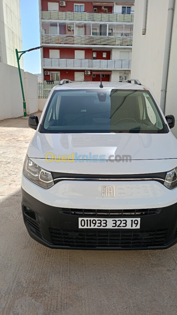 Fiat Doblo 2023 Italien