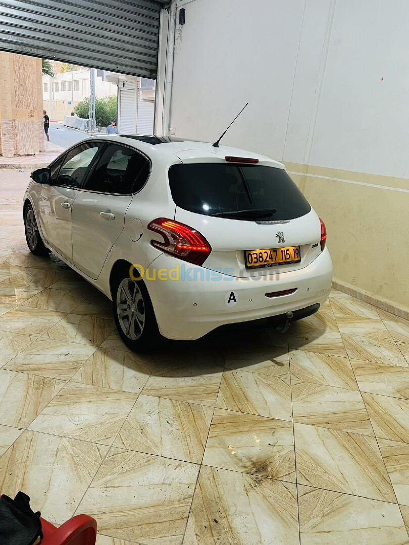 Peugeot 208 2015 Allure