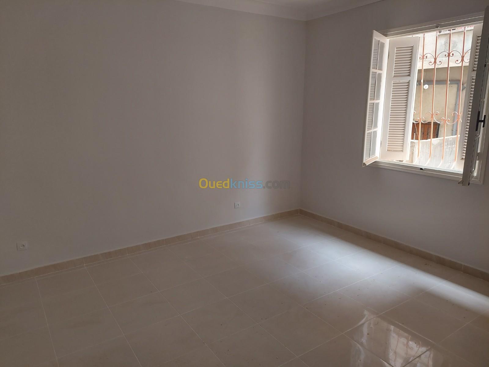 Location Appartement F5 Jijel Jijel