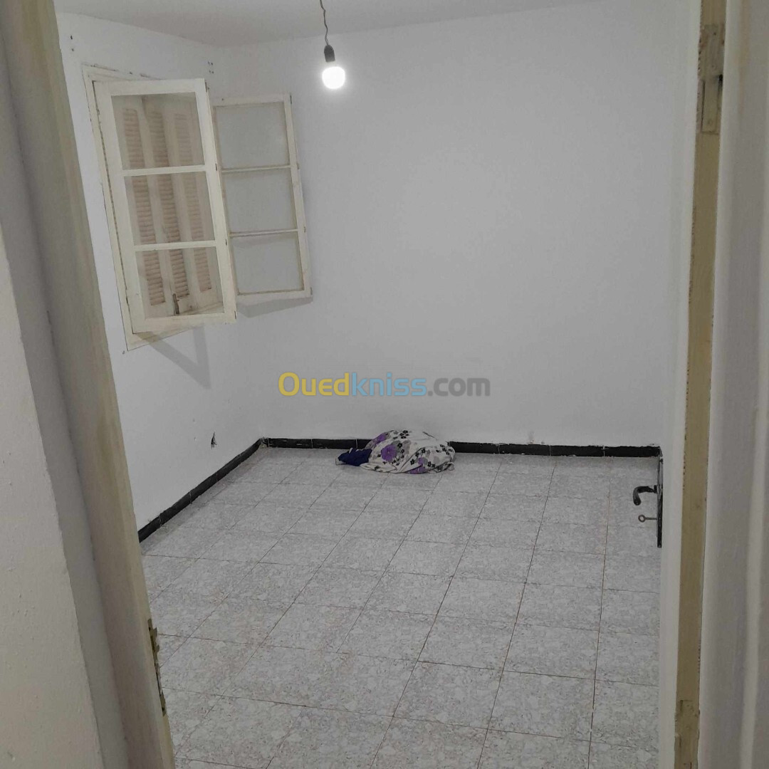 Location Appartement F3 Alger Souidania