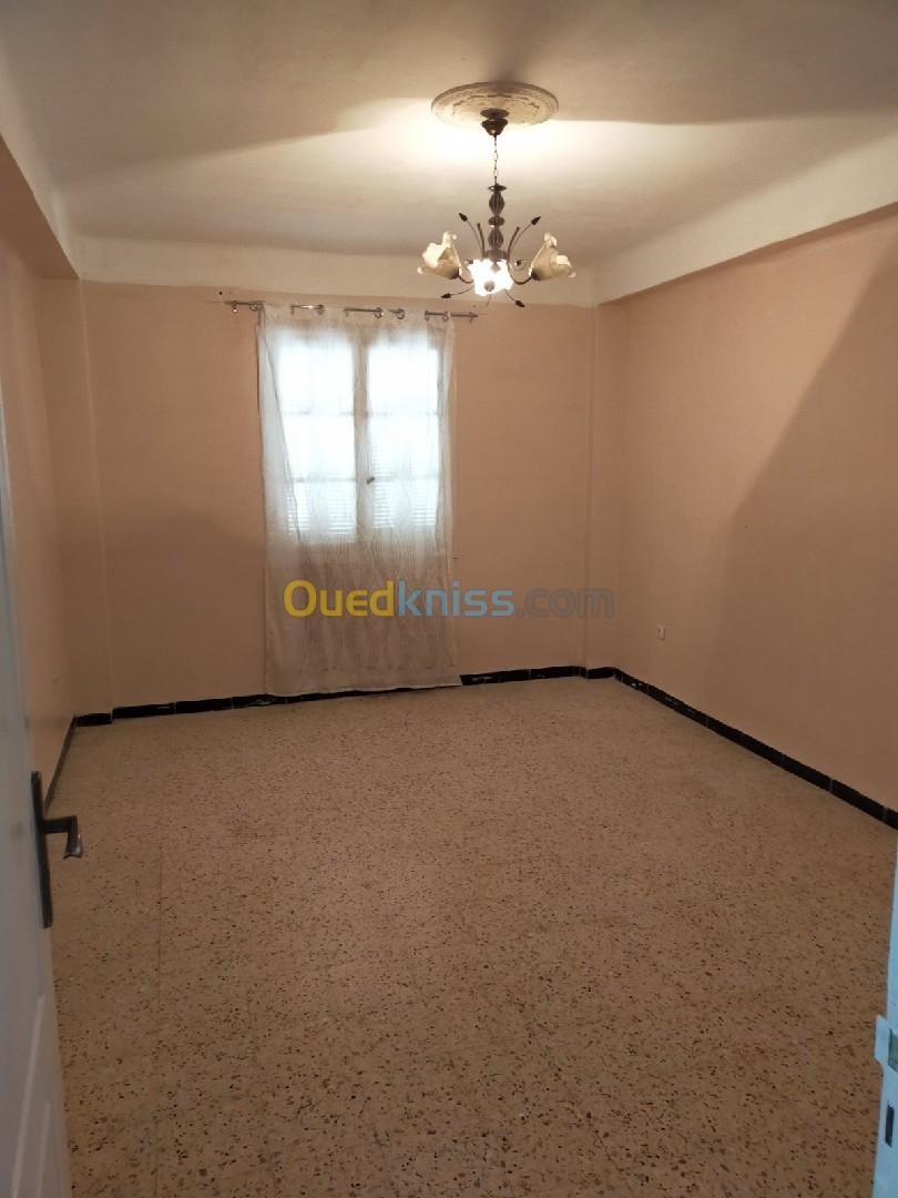 Location Appartement F4 Bouira Bouira