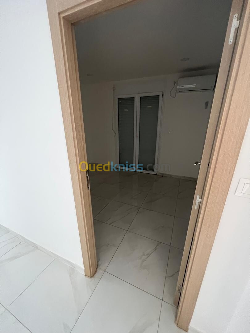 Location Appartement F4 Alger Hydra