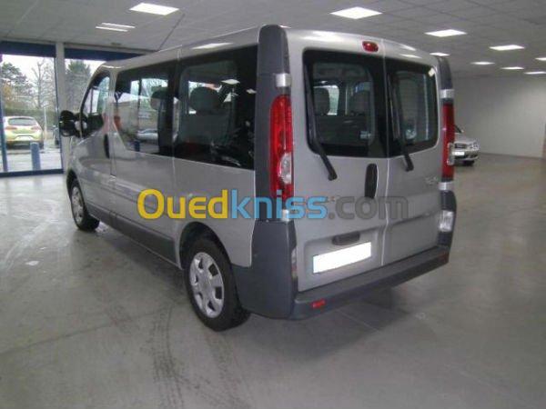 Location Renault Trafic 09 places 2014