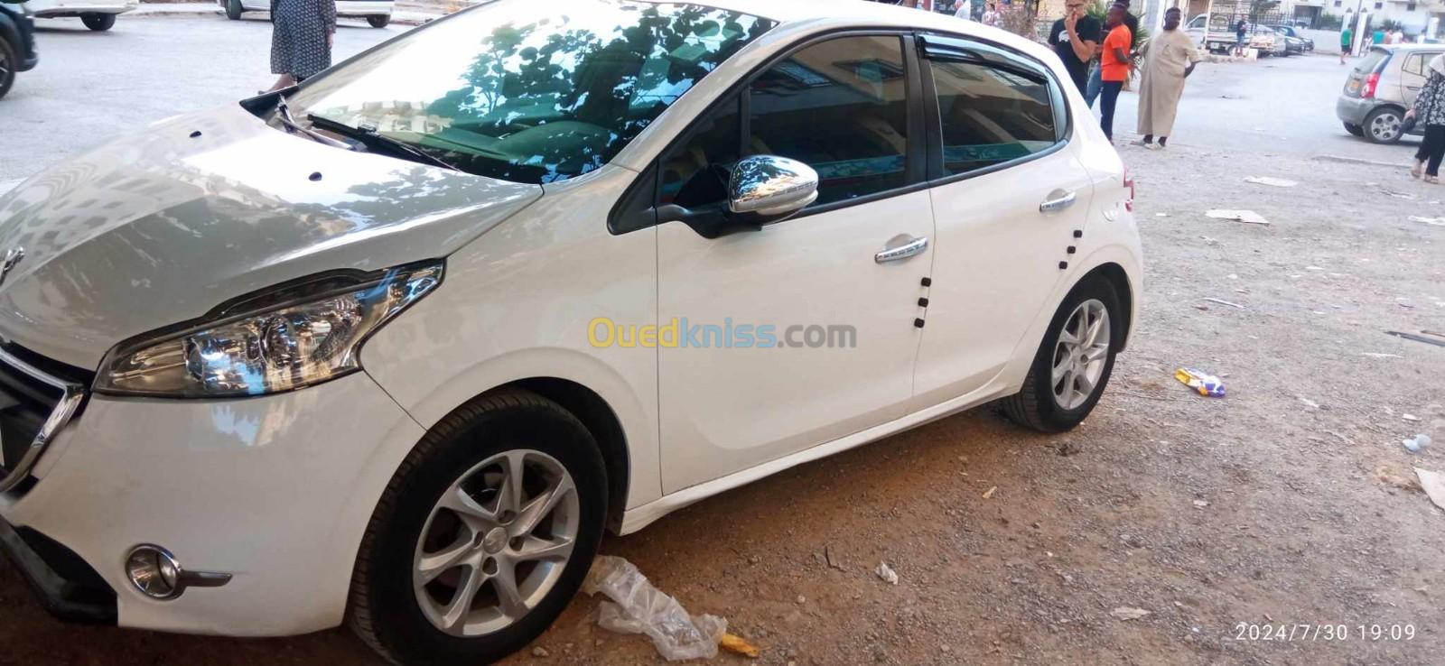 Peugeot 208 2015 208