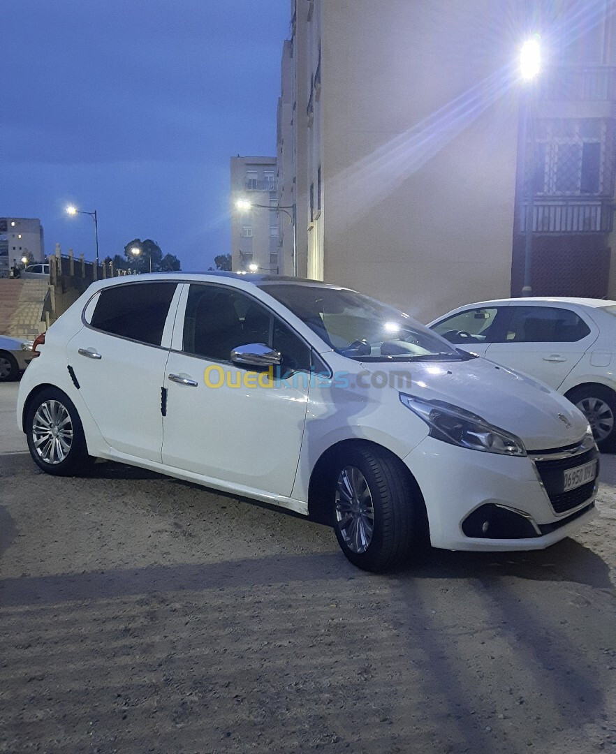 Peugeot 208 2019 Allure