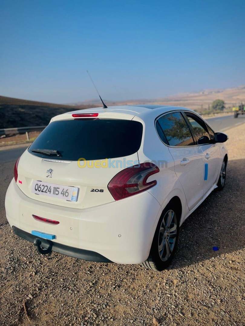 Peugeot 208 2015 Allure