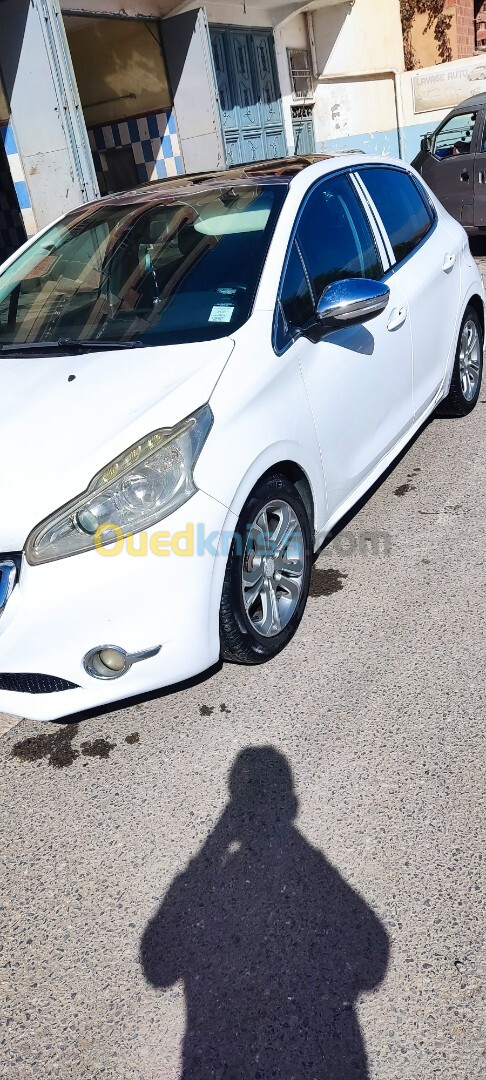 Peugeot 208 2013 Allure