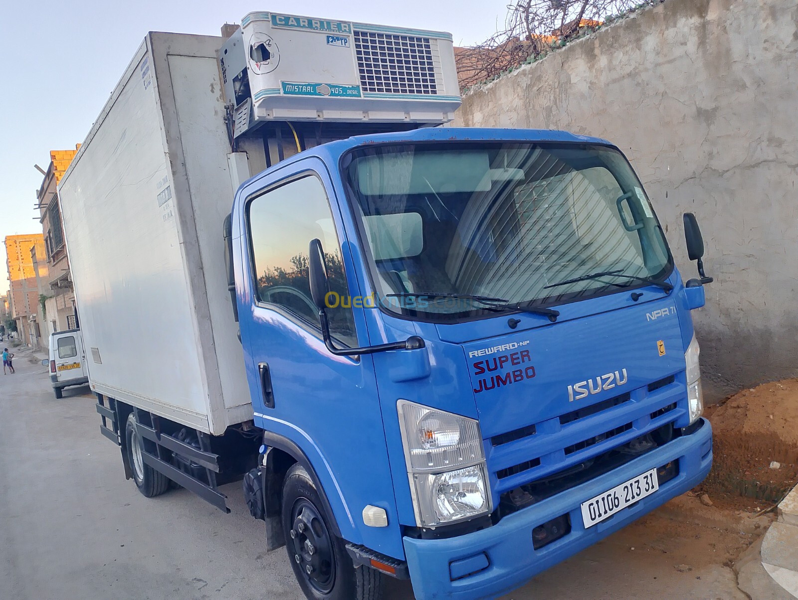 Isuzu NPR 71 2013