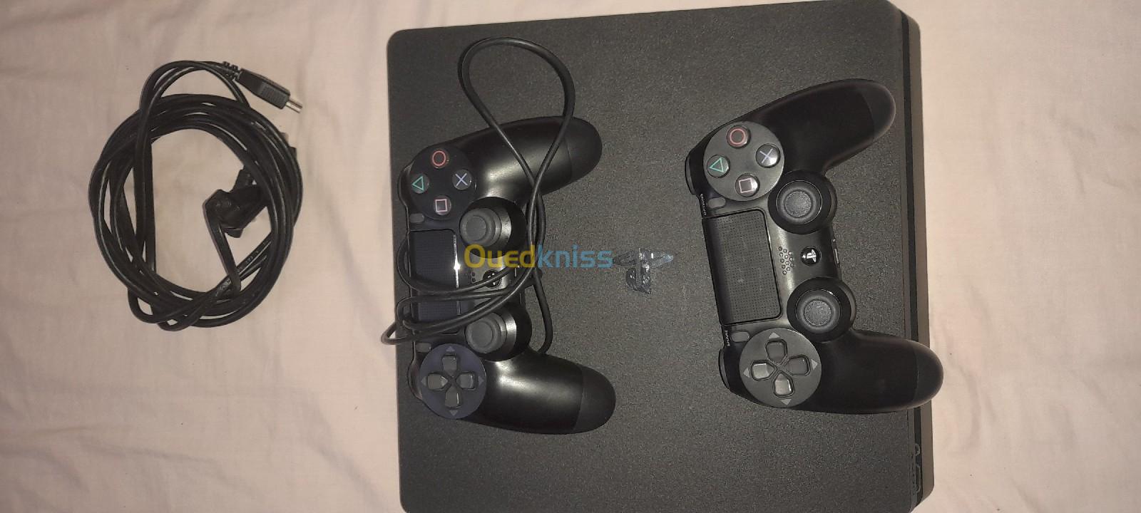 2 PlayStation 4slim  état neuf 