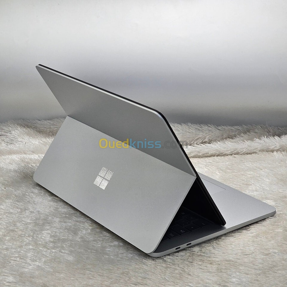 SURFACE LAPTOP STUDIO / 11th i5-11300H / 16GO DDR4 / 256SSD NVMe / TACTILE 14.4" 2.4K