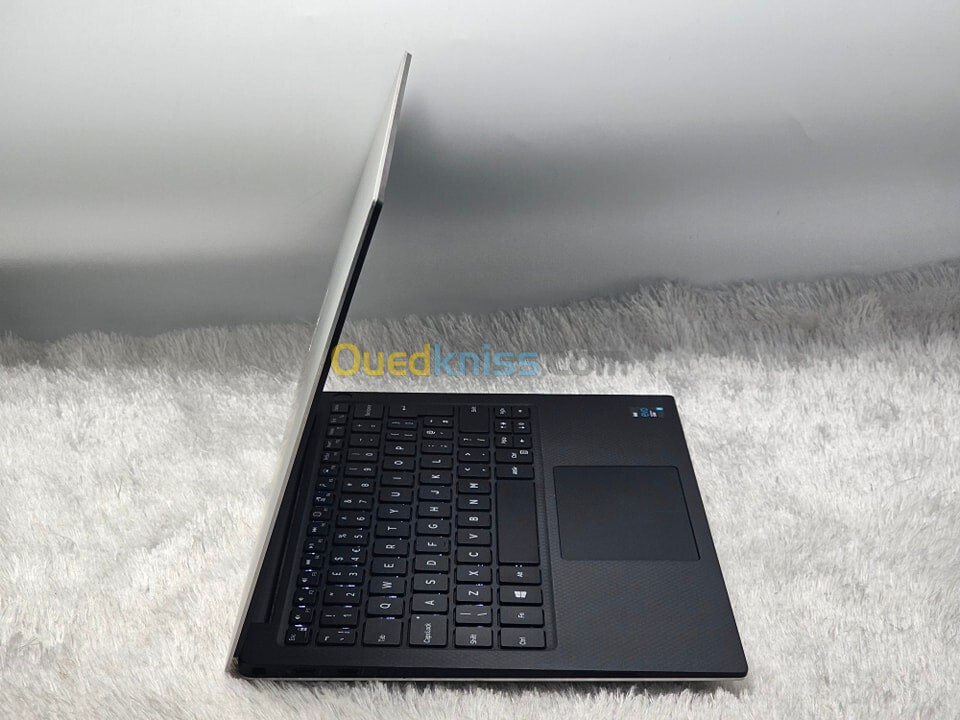 DELL XPS 13 9305 / 11th i7-1165G7 / 16Go DDR4 / 512GO SSD / 13.3" FHD