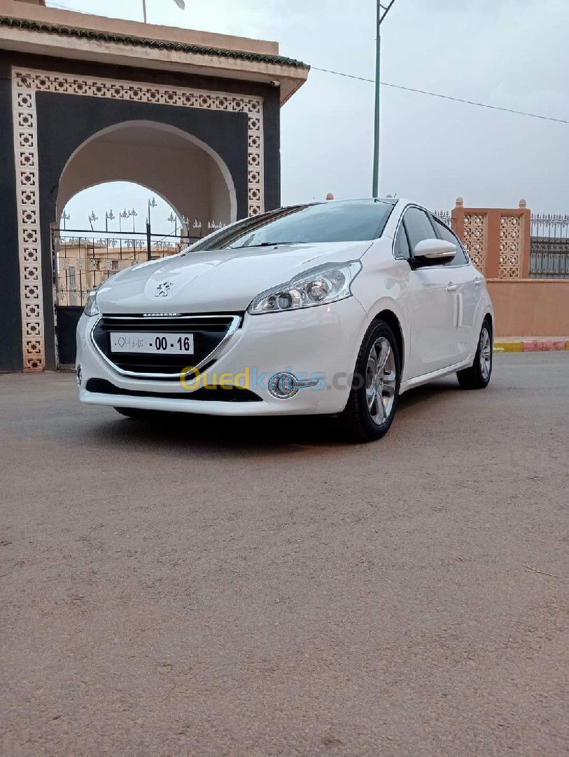 Peugeot 208 2015 Allure