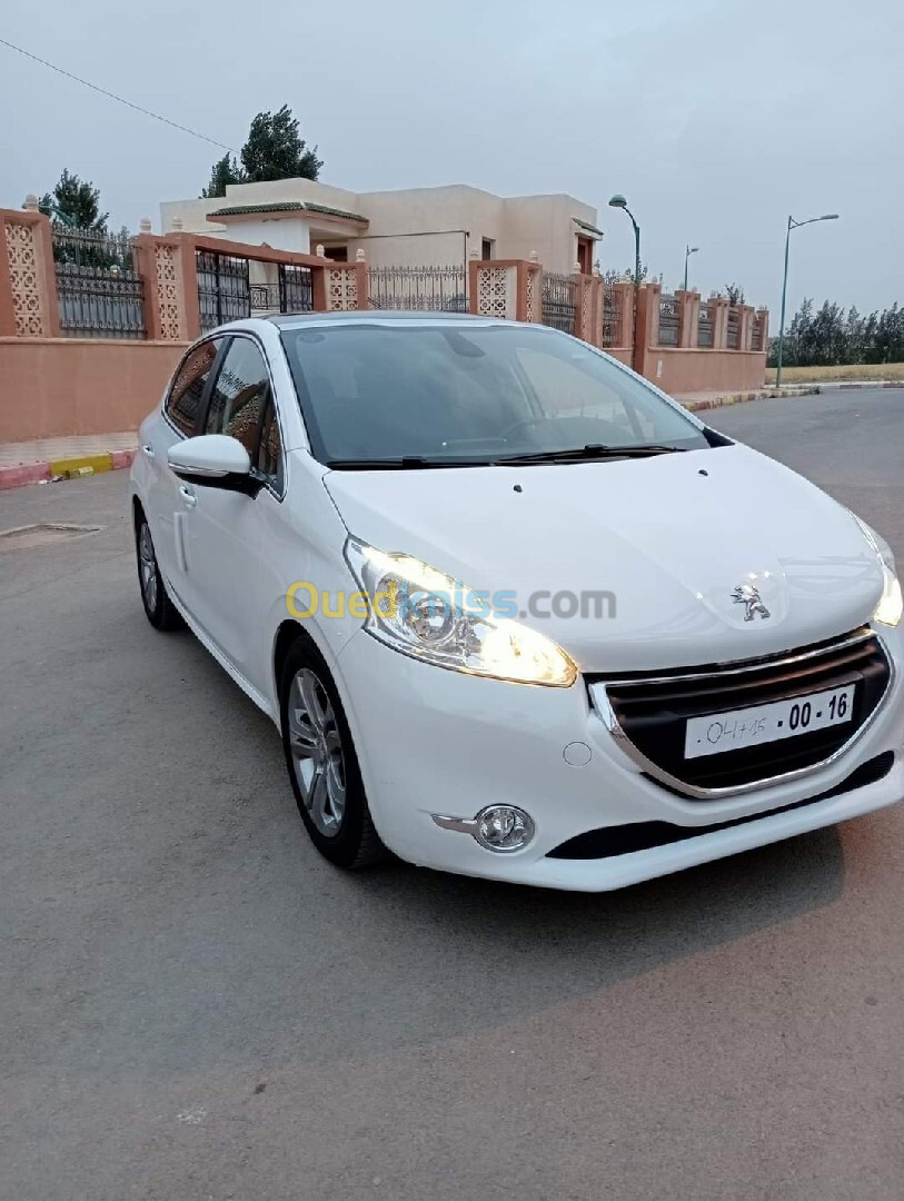 Peugeot 208 2015 Allure