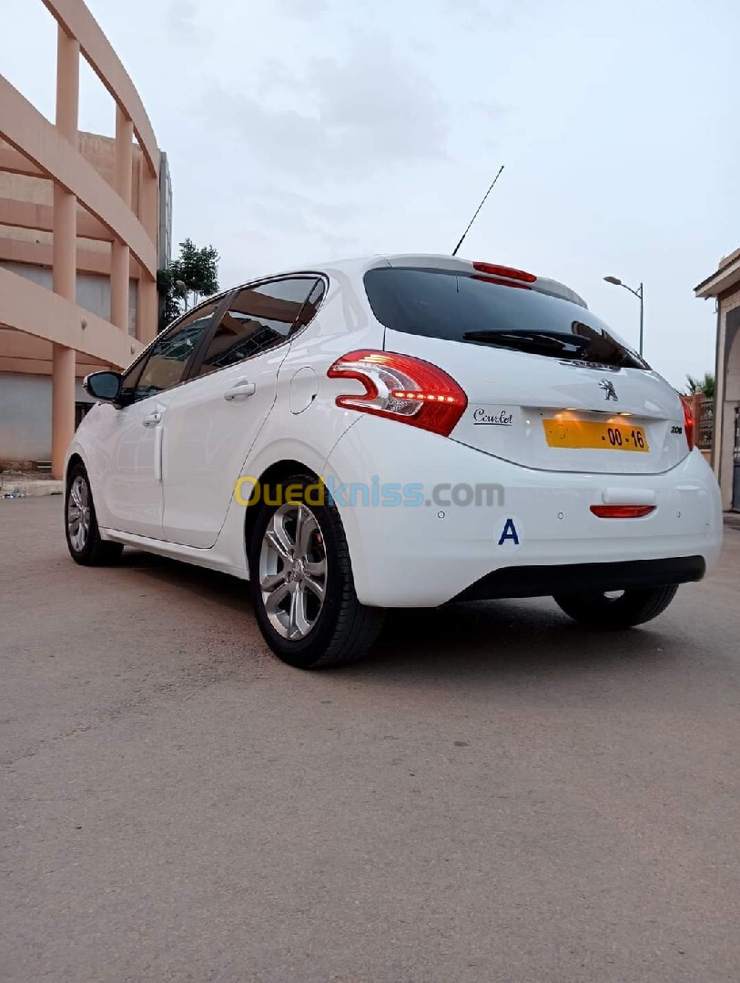 Peugeot 208 2015 Allure