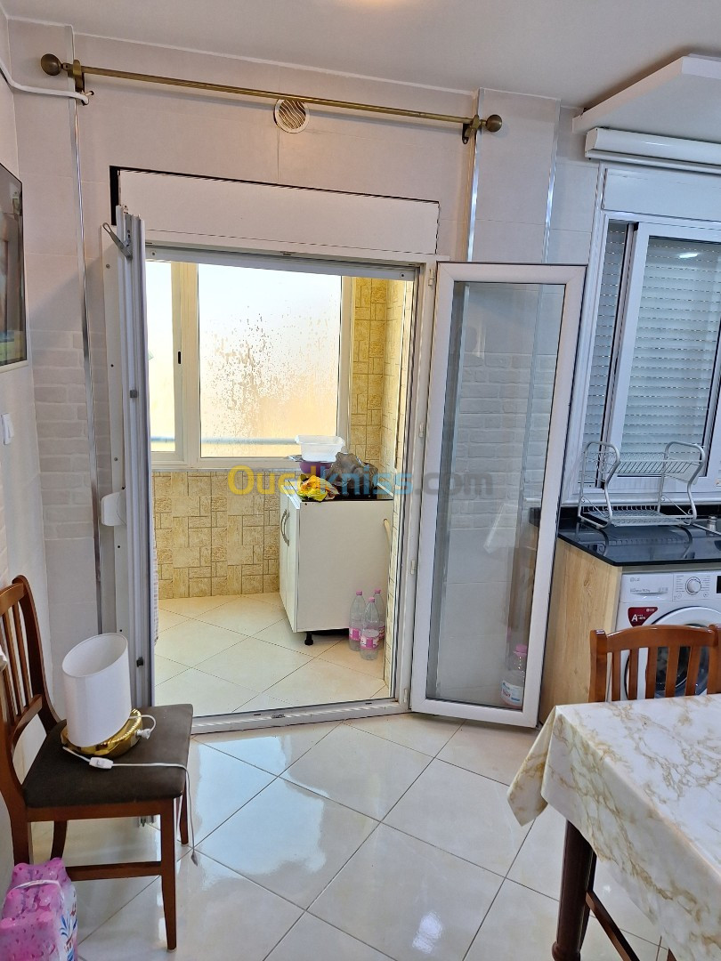 Vente Appartement F5 Alger Bordj el bahri