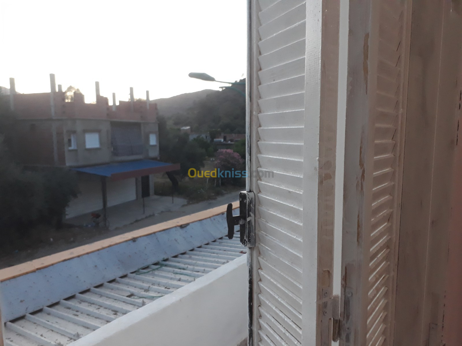 Location vacances Appartement F3 Skikda Kerkera