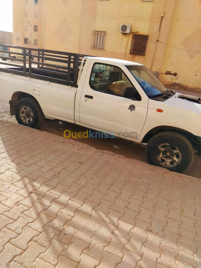 Nissan Pickup 2014 DC