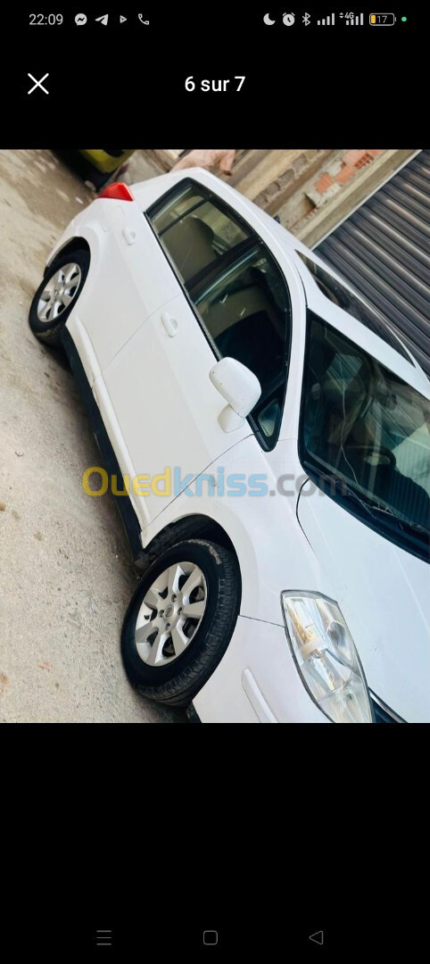 Nissan Tiida 5 portes 2011 